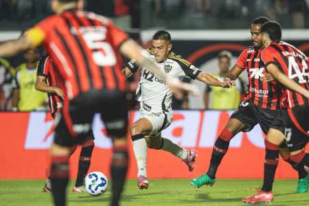 Tomás Cuello durante duelo entre Atlético e Vitória, pelo Brasileirão