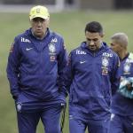 Raphinha se apresenta e completa Seleção Brasileira na Granja Comary