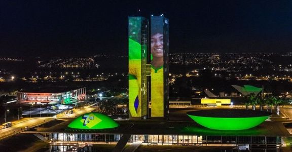 Como parte dos preparativos da celebração, Esplanada dos Ministérios recebeu iluminação especial nesta semana