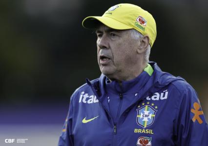 Carlo Ancelotti em atividade da Seleção Brasileira na Granja Comary, em Teresópolis