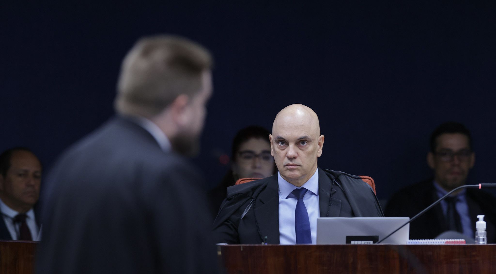 Com voto de Moraes, STF retoma julgamento de Bolsonaro nesta terça-feira (9)