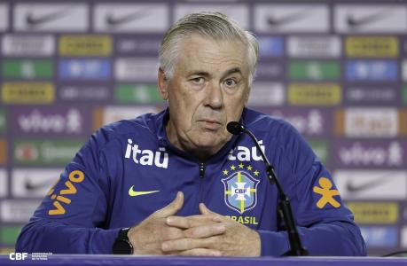 Carlo Ancelotti em atividade da Seleção Brasileira na Granja Comary, em Teresópolis