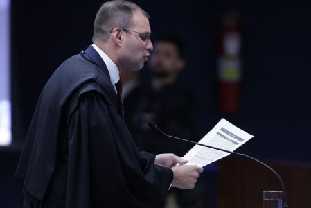 Advogado do ex-ministro da Defesa, Andrew Fernandes Farias