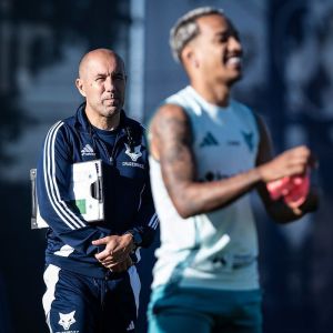 Leonardo Jardim e Matheus Pereira em treinamento do Cruzeiro
