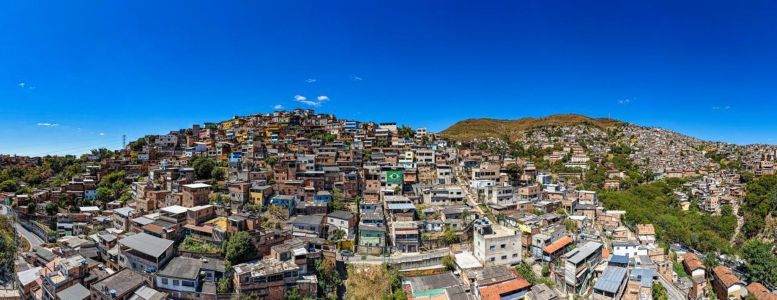 Aglomerado da Serra, em BH, visto do Campo do Najá