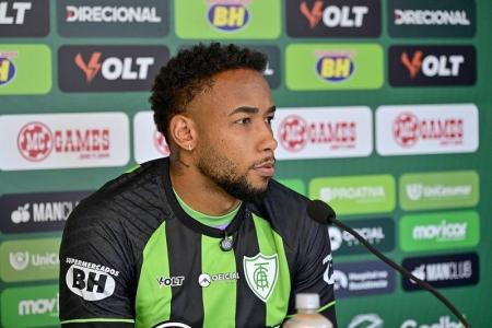 Rafa Silva, atacante do América, comenta sobre estreia