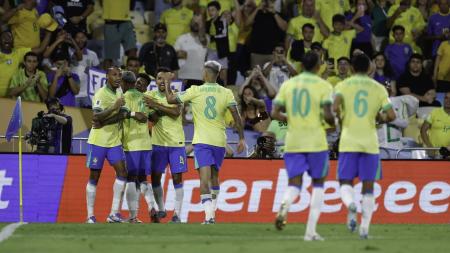 Jogadores da Seleção Brasileira em partida pelas Eliminatórias