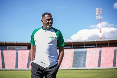 Jorge Castilho, técnico do Uberlândia