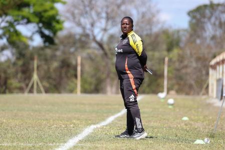 Fabiana Guedes, treinadora do Atlético feminino