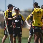 Jogador é liberado pelo departamento médico e participa de treino do Atlético