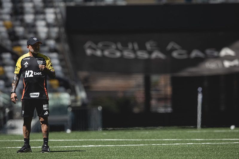 Atlético treina na Arena MRV, mas titular segue em tratamento na Cidade do Galo