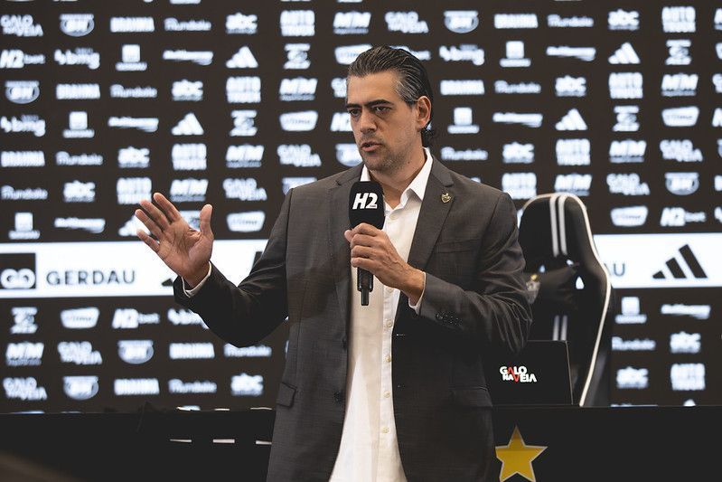 Atlético rescinde com meia que estava na Europa e encaminha saída de goleiro