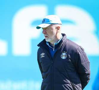 Mano Menezes prepara equipe do Grêmio para enfrentar o Mirassol