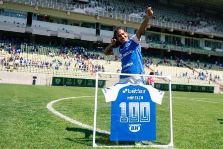 Marília recebe homenagem do Cruzeiro