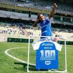 Após gol na final do Brasileiro Feminino, Marília, do Cruzeiro, recebe homenagem