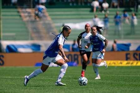 Byanca Brasil em ação pelo Cruzeiro