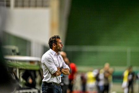 Alberto Valentim destaca atuação do América contra o Operário-PR