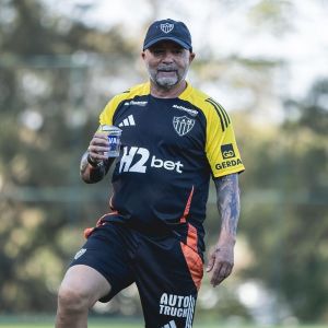 Sampaoli durante treinamento do Atlético, nesse domingo (7)