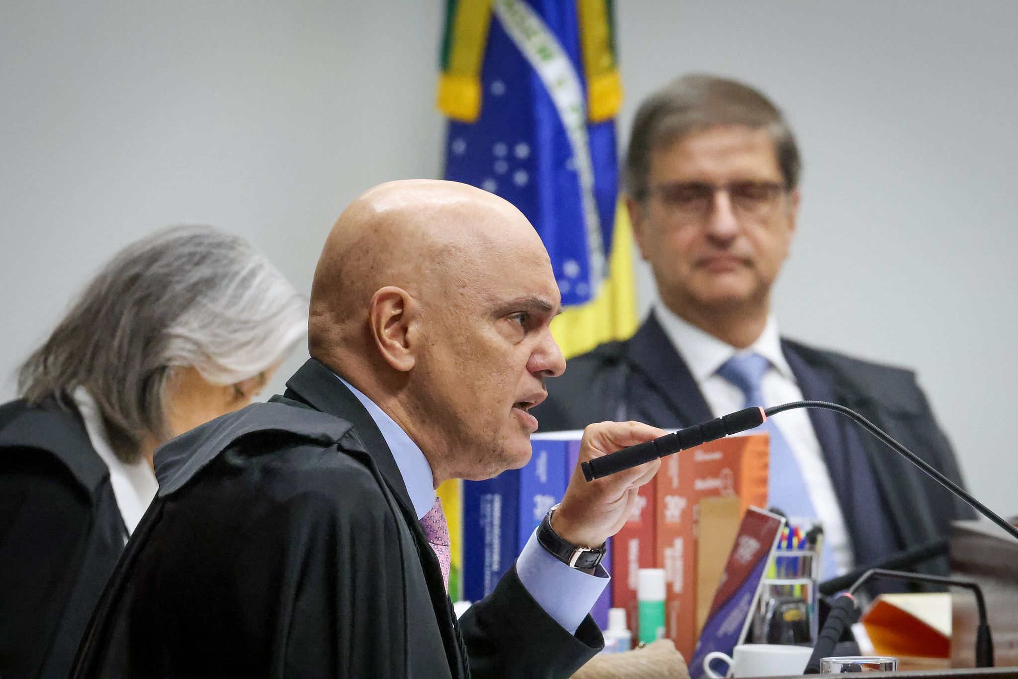 Moraes usa apresentação de Power Point para explicar voto em julgamento de Bolsonaro