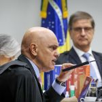 Moraes usa apresentação de Power Point para explicar voto em julgamento de Bolsonaro