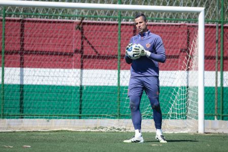 Goleiro Fábio em treino do Fluminense