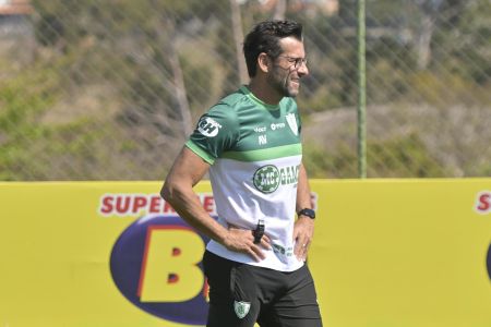 Alberto Valentim, técnico do América