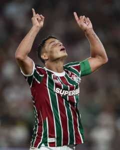 Thiago Silva marcou o segundo gol do Fluminense sobre o Bahia
