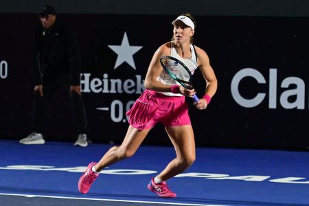 Bia Haddad em ação no SP Open, nesta quinta-feira (11)