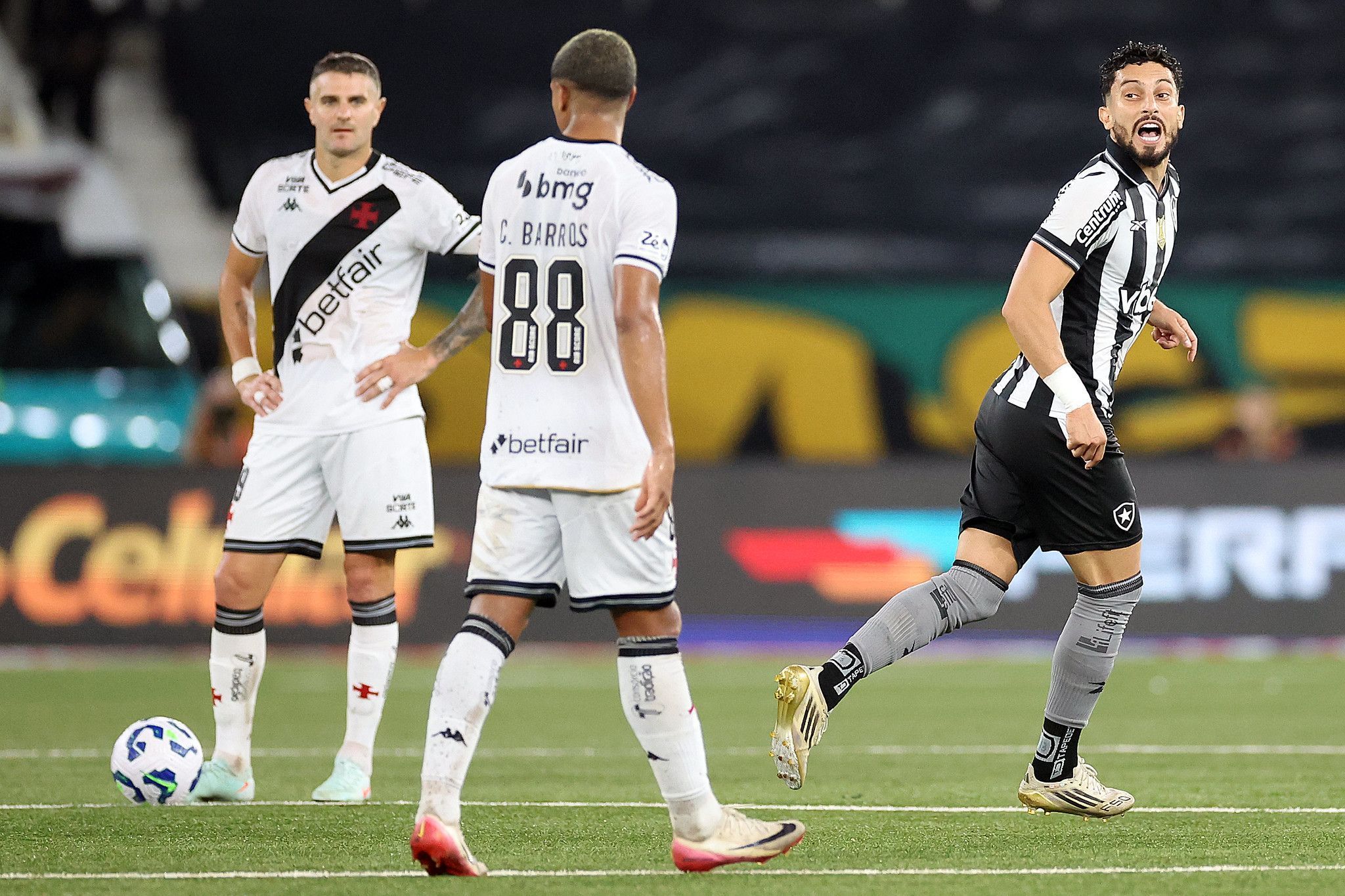 Botafogo encara último clássico do ano por impressão positiva; veja o retrospecto