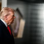 Trump volta a pressionar presidente do Fed por corte maior nos juros