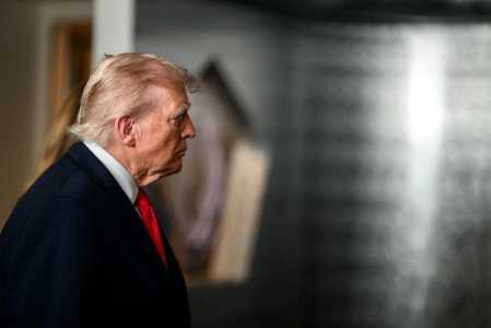 Trump voltou a ironizar o presidente do Fed, Jerome Powell, em publicação na sua rede social