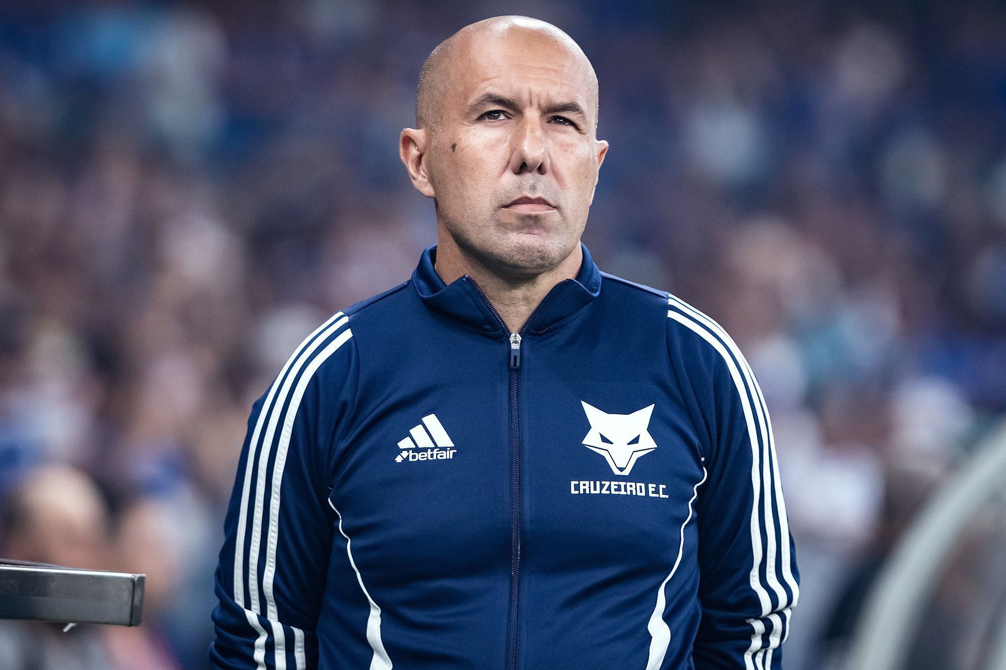 Leonardo Jardim se emociona e oferece classificação à torcida do Cruzeiro