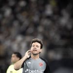 Diniz conta como é sua relação com estrelas e se declara para craque do Vasco