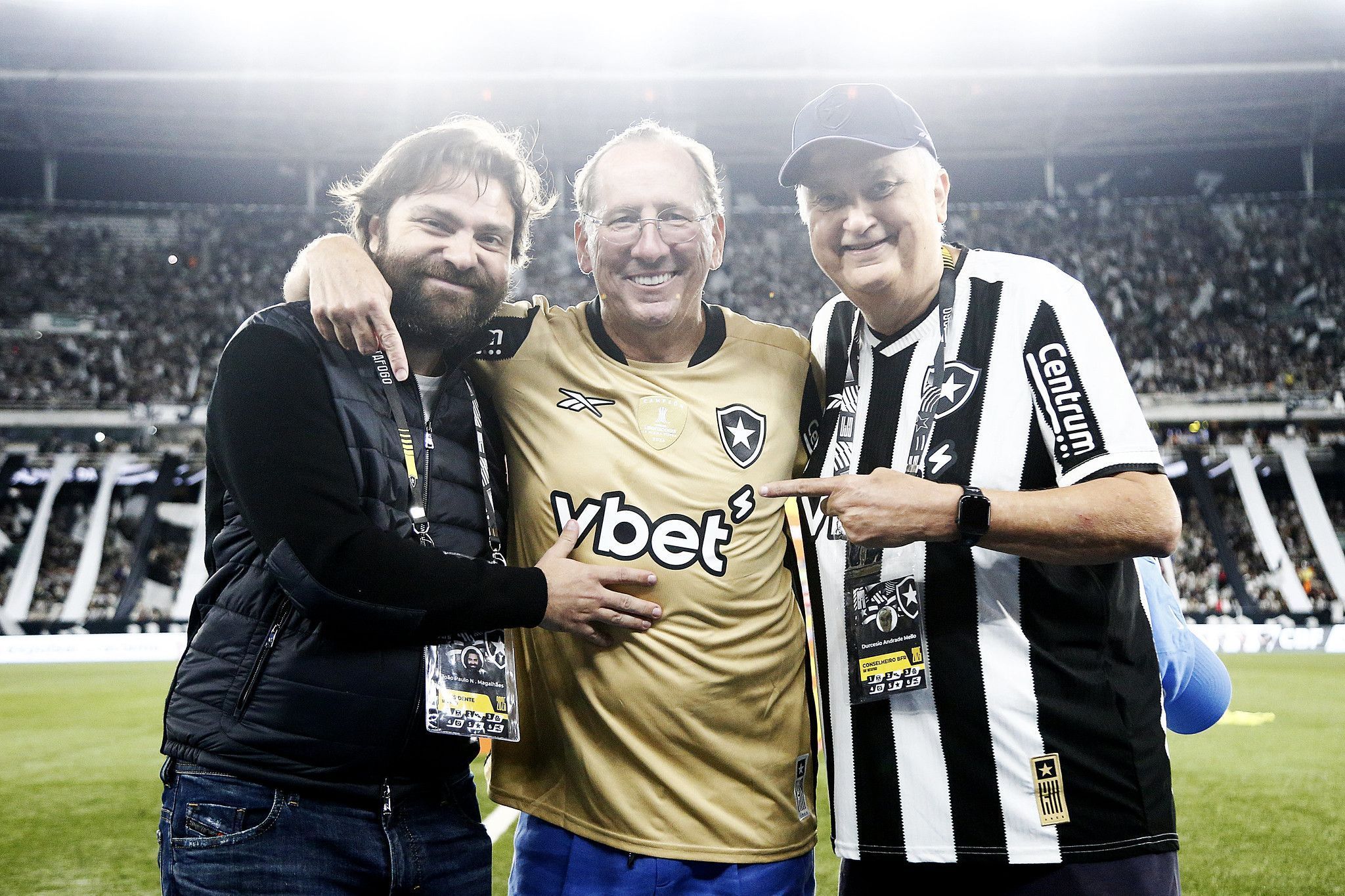 John Textor representa o Botafogo na premiação da Bola de Ouro: saiba mais
