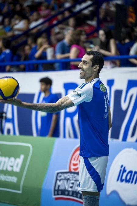 Douglas Souza, ponteiro do Sada Cruzeiro