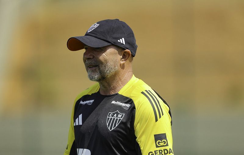 Sampaoli ganha opção para jogo decisivo do Atlético pela Sul-Americana