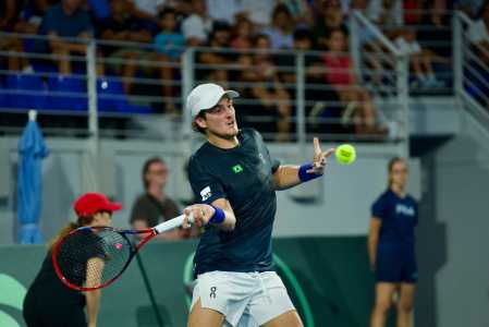 João Fonseca estreou com vitória na Copa Davis, neste sábado (13)