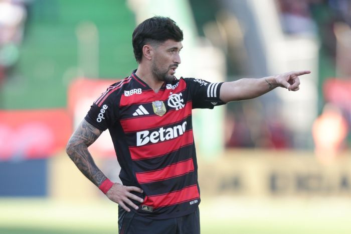 Arrascaeta é capitão e jogador mais decisivo do Flamengo em 2025