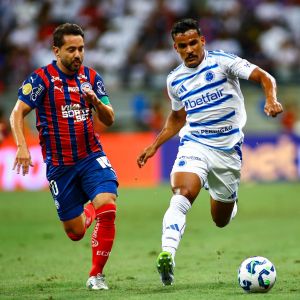 Kaiki em ação pelo Cruzeiro nesta segunda-feira (15), diante do Bahia