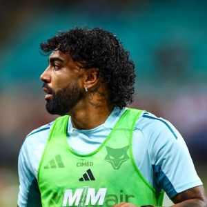 Gabigol saiu do banco de reservas para marcar o gol da vitória do Cruzeiro sobre o Bahia