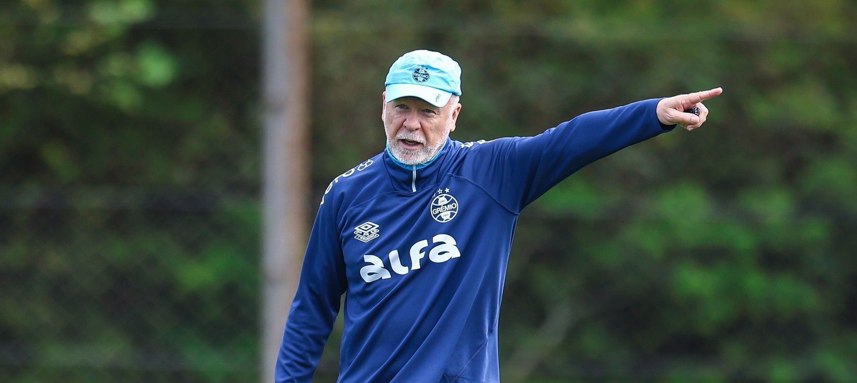 Mano Menezes prepara novidades no Grêmio para enfrentar o Inter
