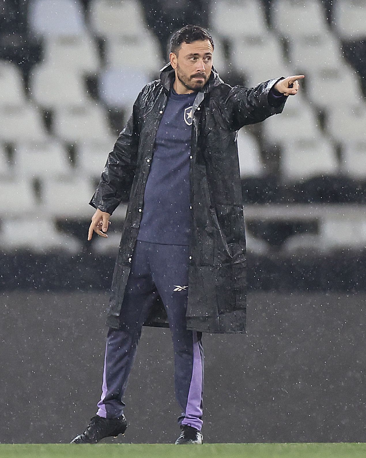 Botafogo pode ter até seis desfalques contra o Atlético; veja o cenário