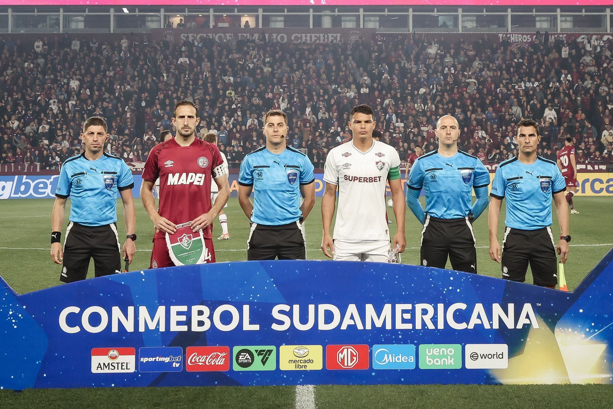 Lanús x Fluminense: clube argentino faz alerta para torcida sobre racismo no Brasil