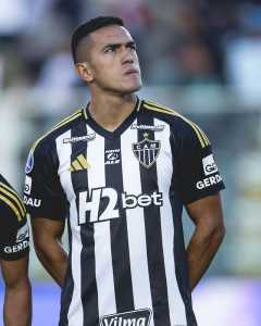 Cuello sofreu grave lesão no tornozelo e desfalcará o Atlético na temporada