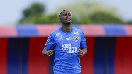 Ademir durante treino do Bahia no CT Evaristo de Macedo