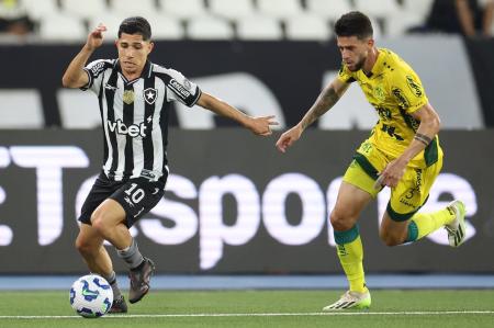Botafogo x Mirassol: Savarino em ação no Nilton Santos
