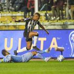 Caixa lamenta empate do Atlético na altitude e elogia jogador criticado pela torcida