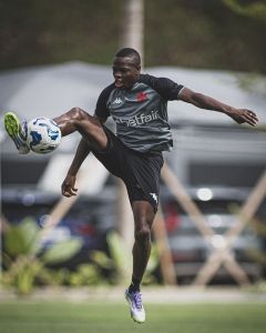 Gómez deve seguir como titular no time do Vasco