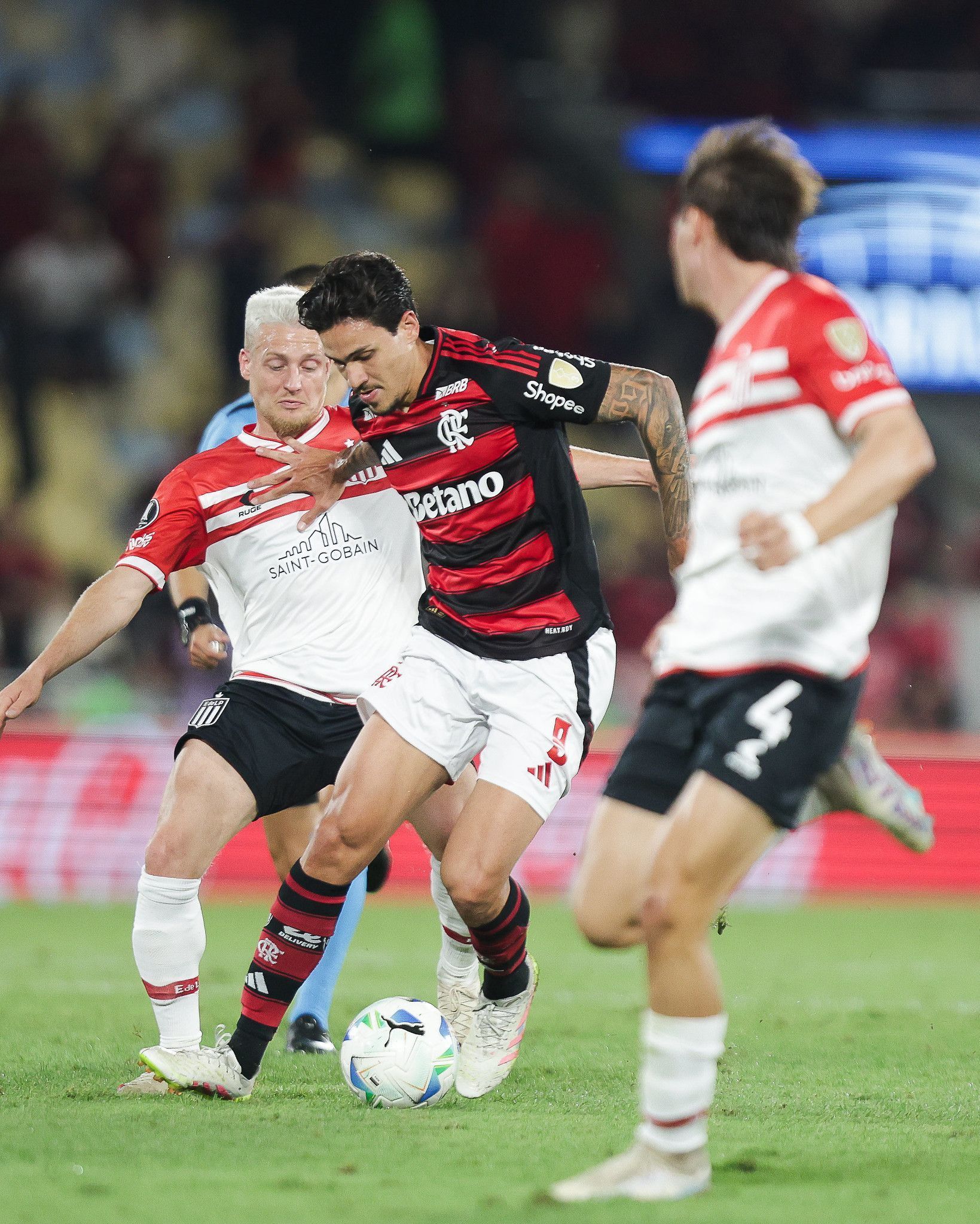 Pedro, do Flamengo, supera ídolos do Cruzeiro na artilharia histórica da Libertadores