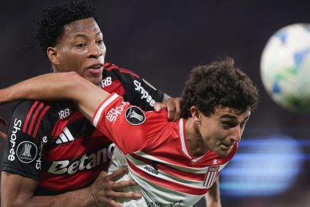 Gonzalo Plata durante jogo do Flamengo pela Libertadores